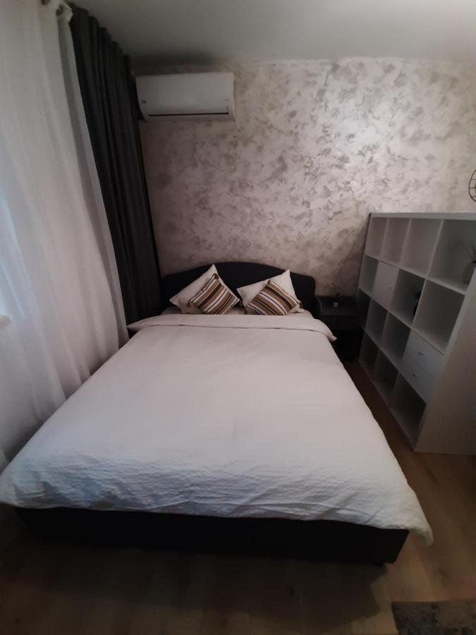 Park Studio Apartment Bucureşti Ngoại thất bức ảnh